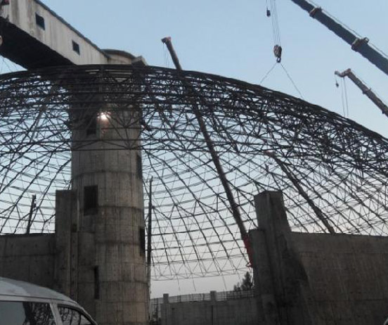 临江网架分条或分块安装法